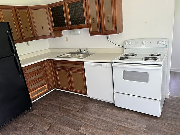 3rd image of 206 W Paulette Ave