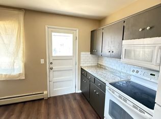 Warren 3 Bedroom 2 bathroom Apartment HOME, Denver, CO 80222