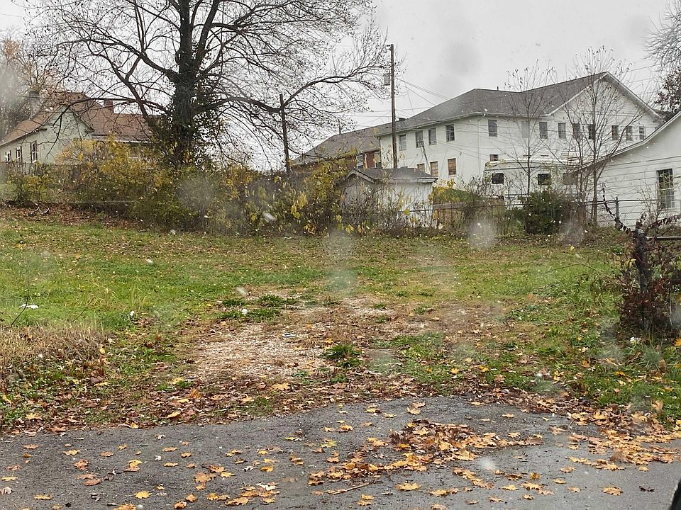 2nd image of 823 W Oak Hill Ave Lot 563