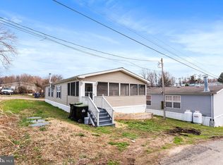 5 Roberts St, Earleville, MD 21919