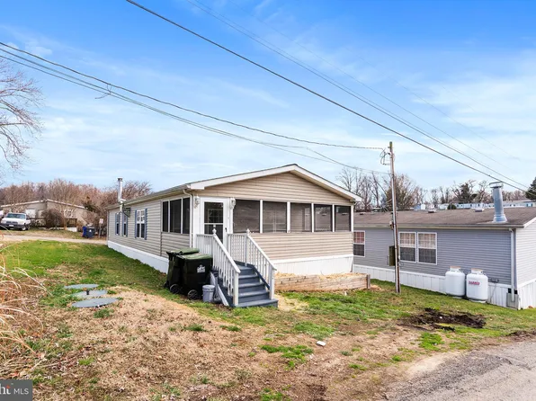 5 Roberts St, Earleville, MD 21919