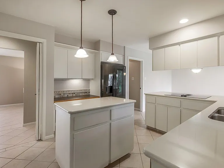 6200 Rain Creek Pkwy — Photo 14