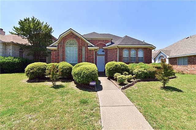 1st image of 2709 Clearwater Dr