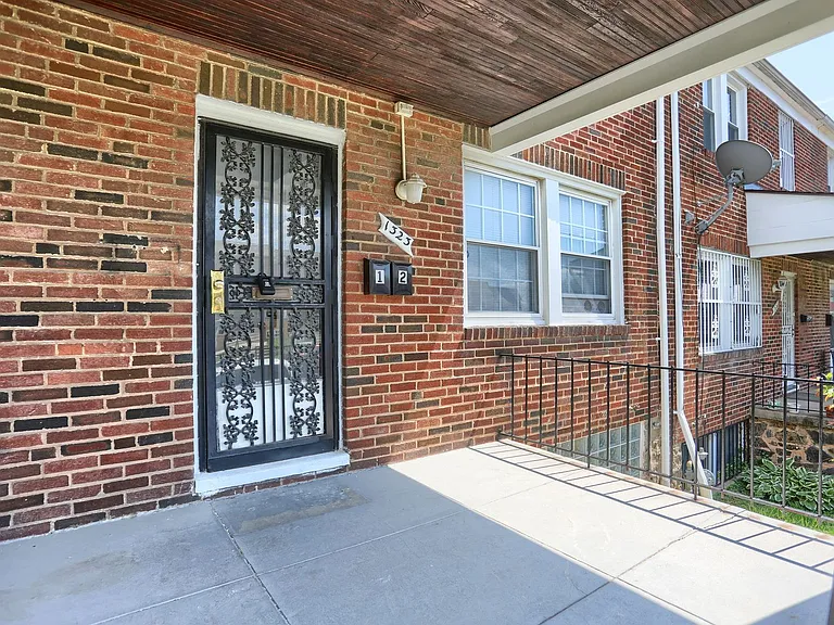 1323 N Kenwood Ave — Photo 22