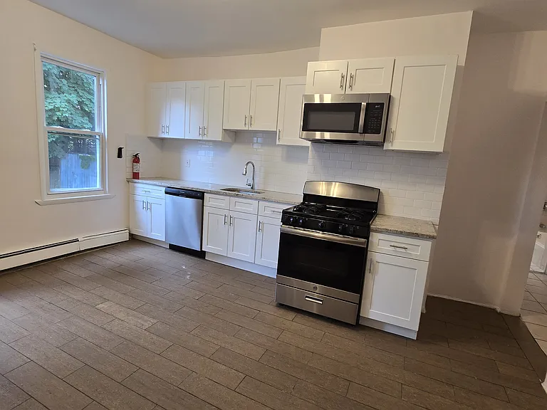 79 Eaton Pl #1 — Photo 6