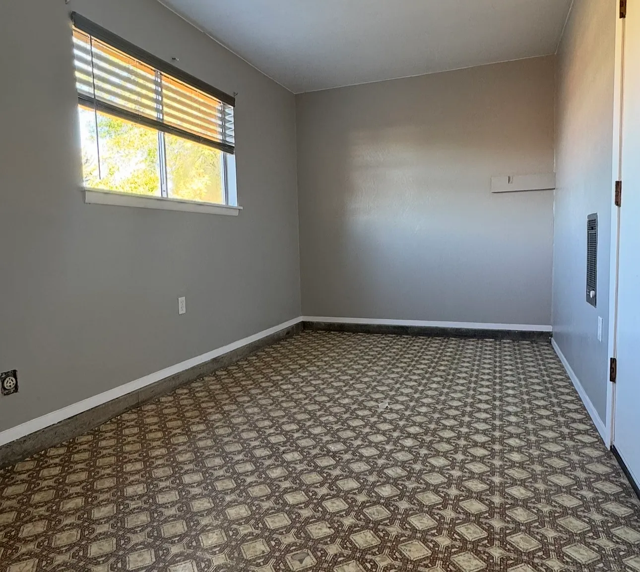 2 bed, 1000 sqft, $1,500 — Photo 2