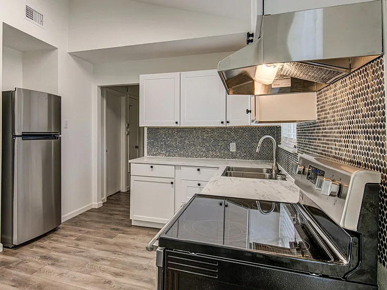 5706 Gloucester Ln — Photo 40