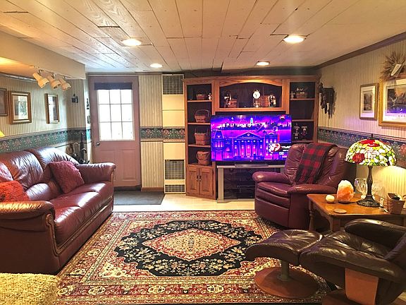 3rd image of 428 Woodland Dr