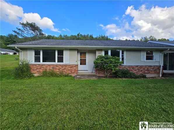 5 Snolly Ln, Duke Center, PA 16729