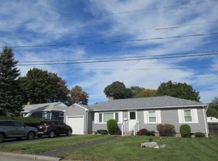 11 Garden Dr, Riverside, RI 02915