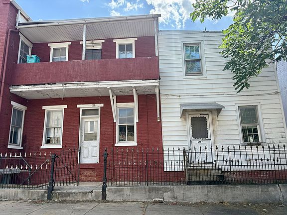 2nd image of 551 W Philadelphia St Unit 1