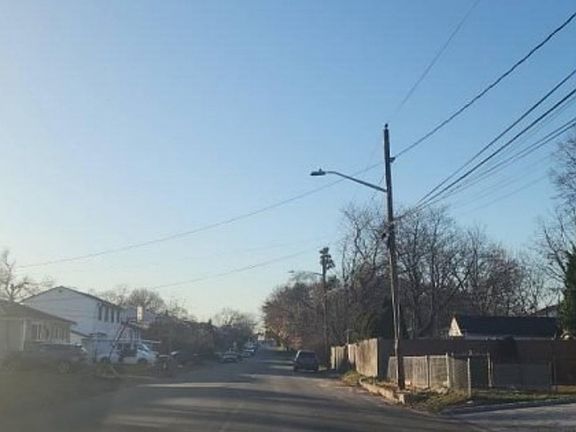 Exterior Neighborhood (street photo)