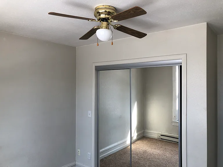 1 bed, 1.0 bath, 700 sqft, $1,100 — Photo 15