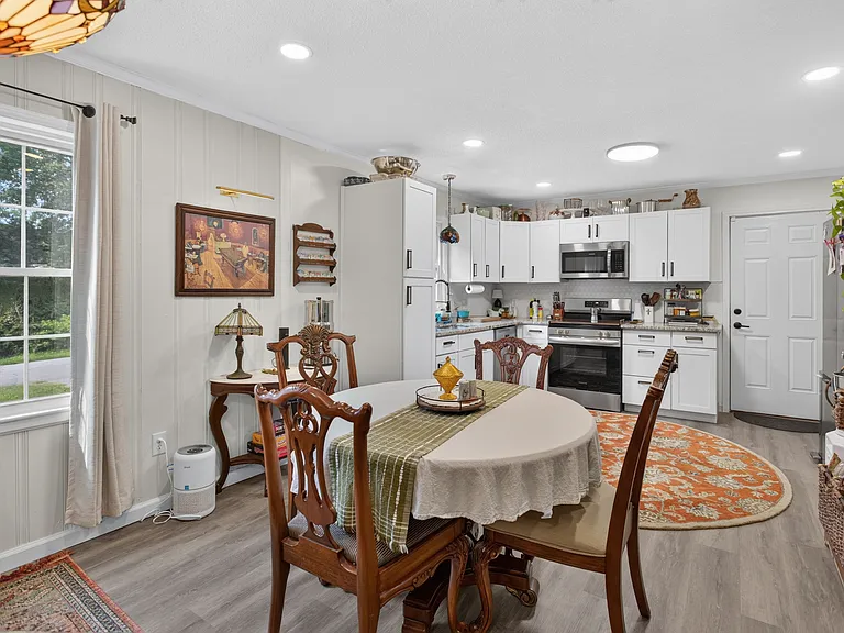 1315 Phyllis Dr — Photo 20