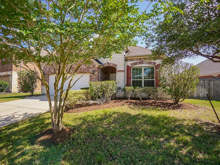 28515 Pleasant Forest Dr — Photo 2