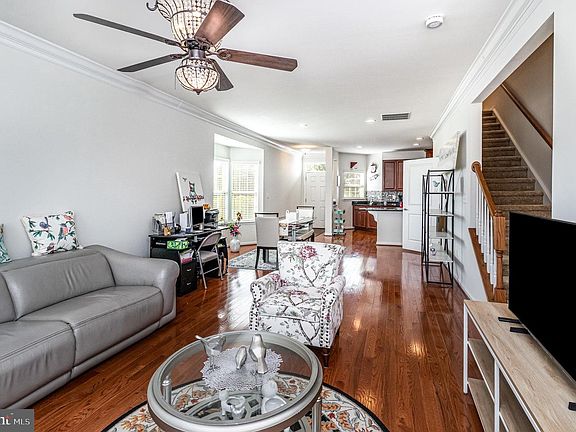4th image of 5701 Spring Arbor Cir