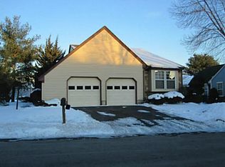 37 George Washington Dr, Monroe Township, NJ
