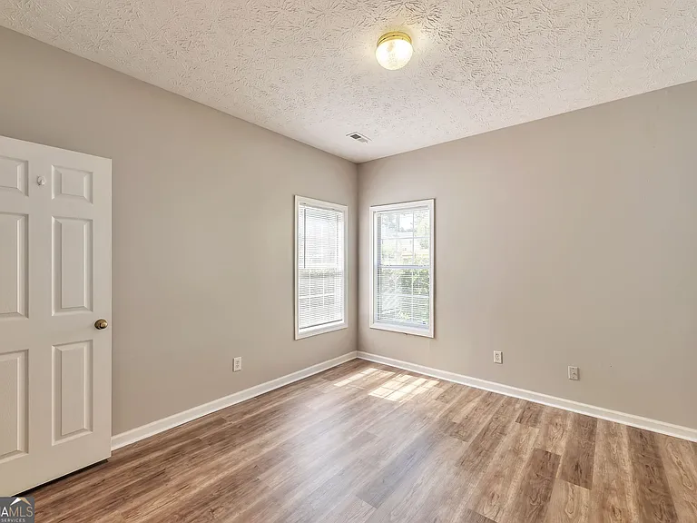 38 Rockport Dr — Photo 12