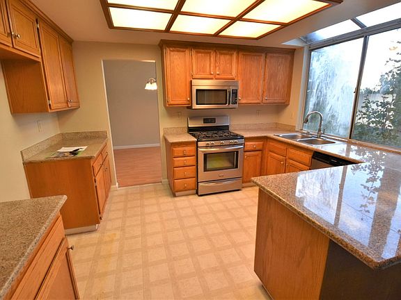 4th image of 4036 Heaton Ct