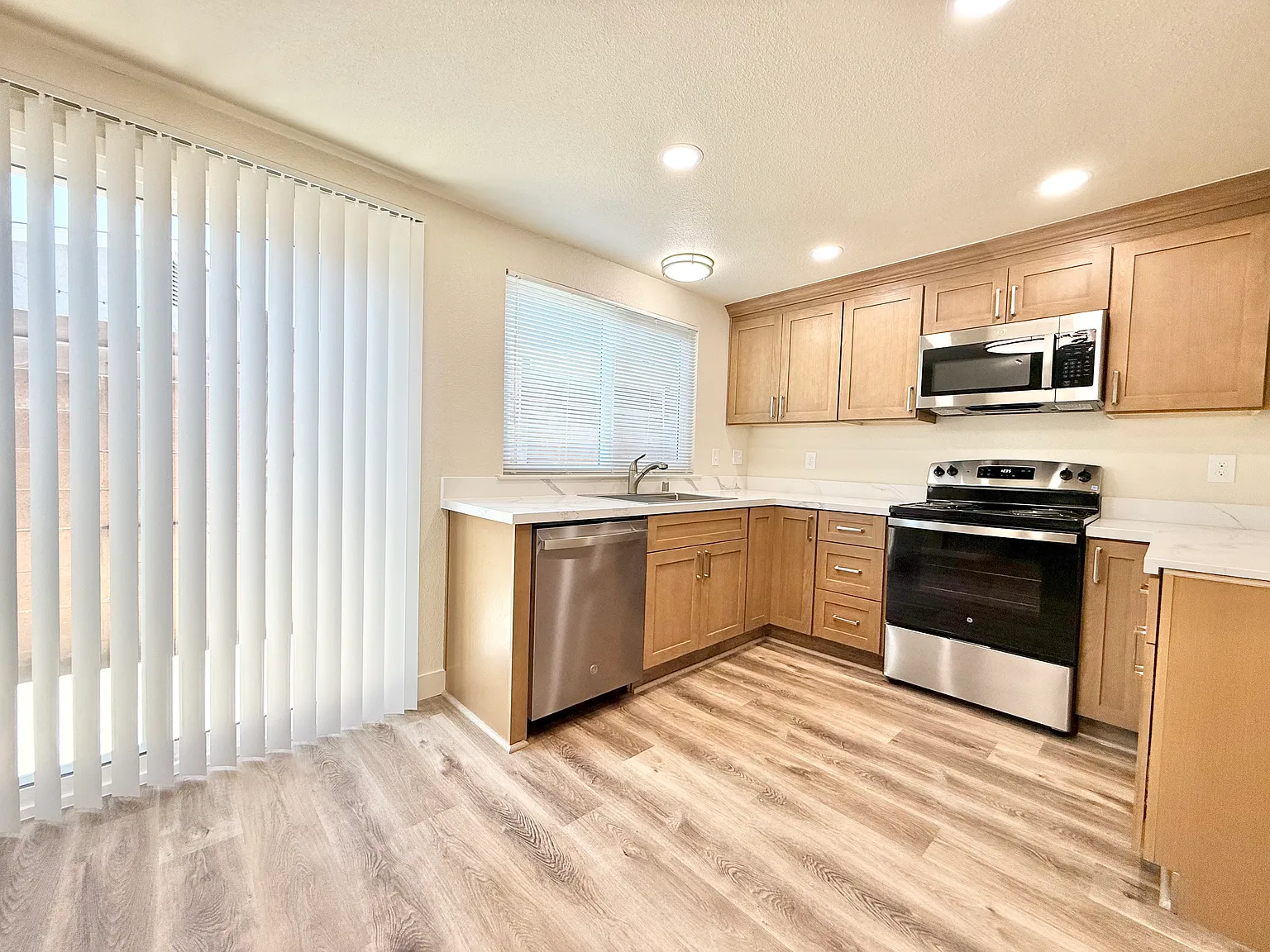 2 bed, 1150 sqft, $1,825 — Photo 4