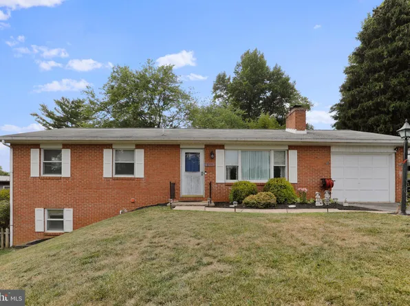 19834 Scott Hill Dr, Hagerstown, MD 21742