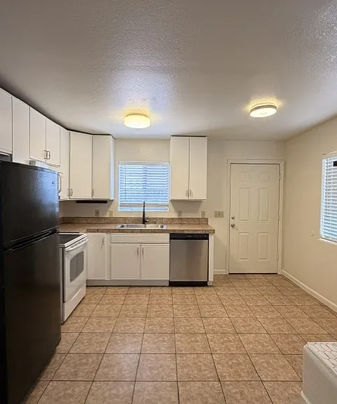 2725 N Dodge Blvd #2725 — Photo 3