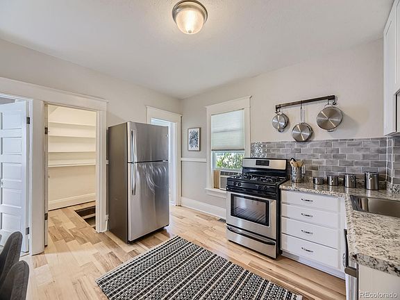 4th image of 126 W Harvard Avenue