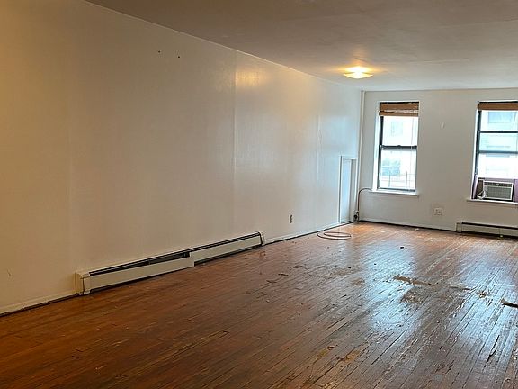 5th image of 137 Essex St APT 4