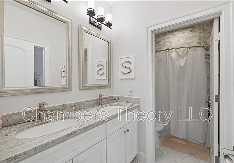 7010 Girard St — Photo 37