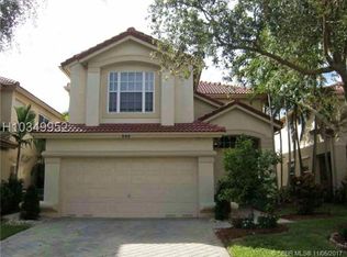 906 Natures Cove Rd, Dania Beach, FL 33004