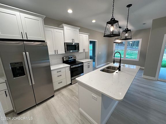 4th image of 5505 Thornridge Dr