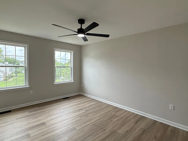 10100 Bellevue Ct — Photo 6