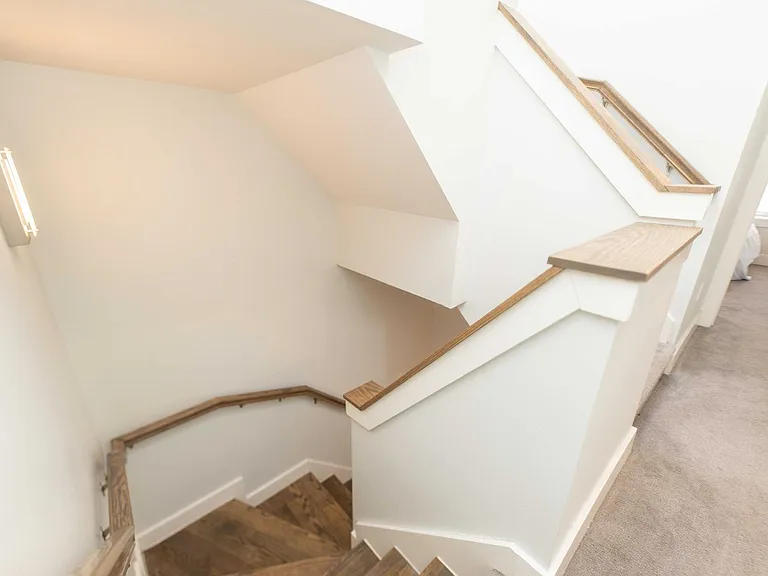 223 N Morton St — Photo 14