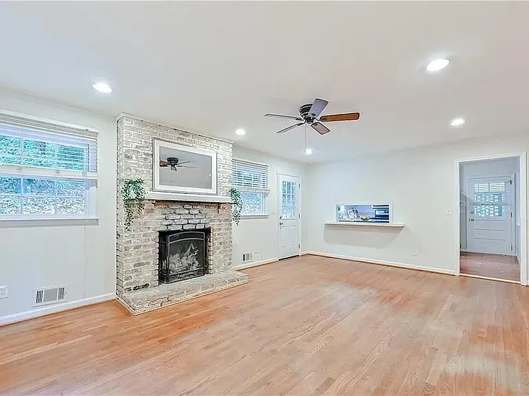 260 River Valley Rd — Photo 7