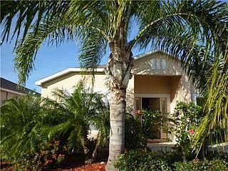 1st image of 877 Greenleaf Cir