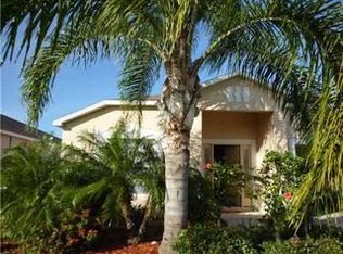 877 Greenleaf Cir, Vero Beach, FL 32960