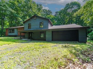 16 Hideaway Ln, Newburgh, NY 12550