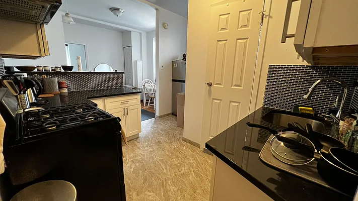 Rented by HOLTON REAL ESTATE INC. | media 12