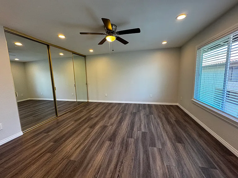 400 S Flower St #180 — Photo 29