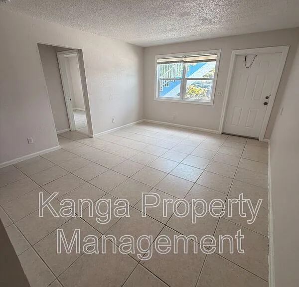 1618 W 26th Ct #A — Photo 2