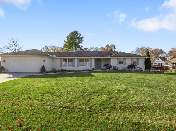 54865 Shorelane W, Elkhart, IN 46514