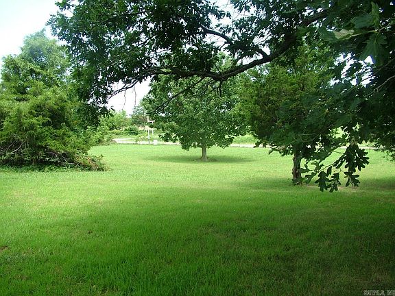 2nd image of 001-06571-101 Drake Ln