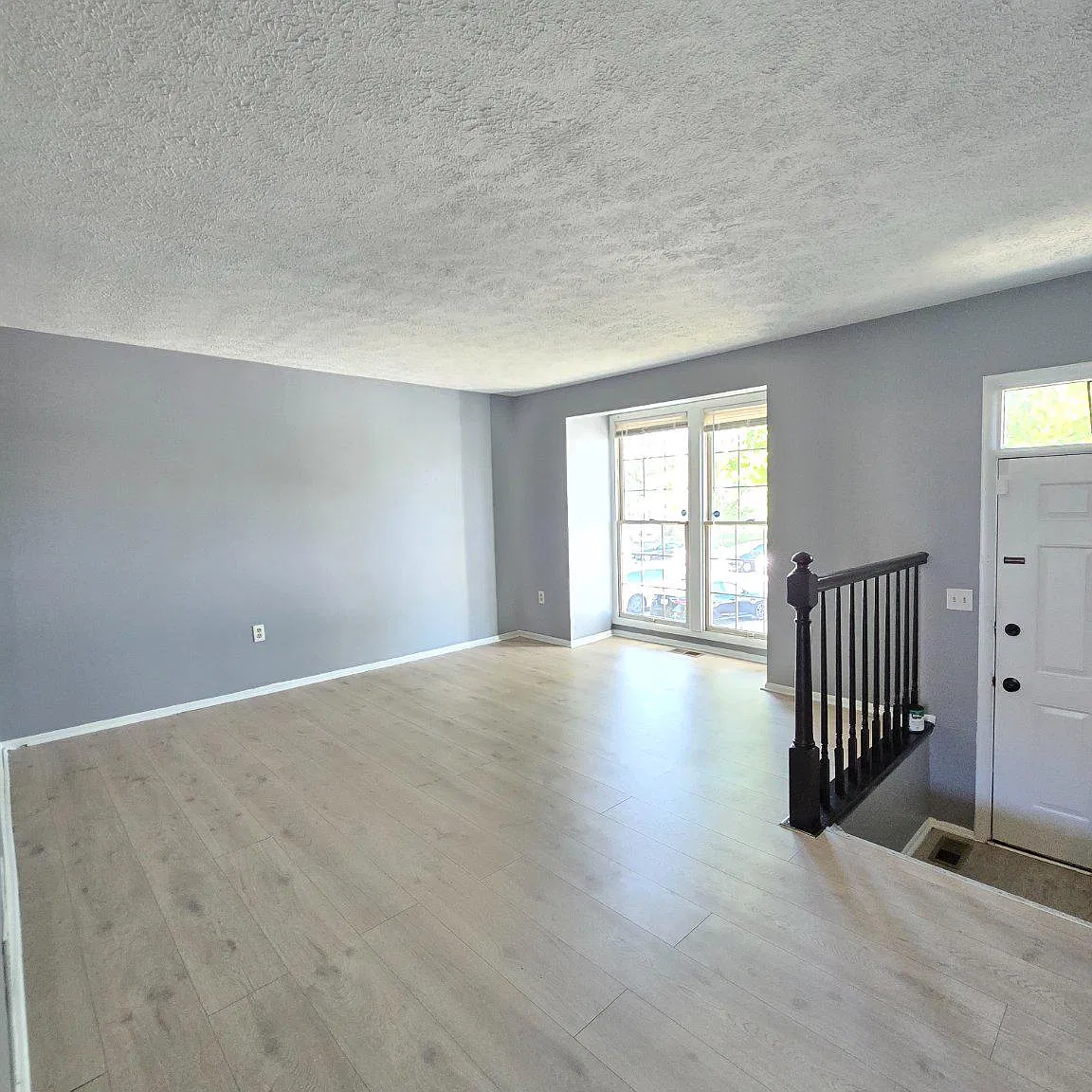 3 bed, 3.5 bath, 1732 sqft, $2,400 — Photo 2