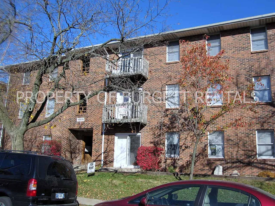 324 W Lutz Ave #3
