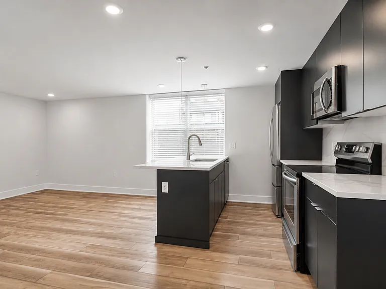 3951 Lancaster — Photo 2