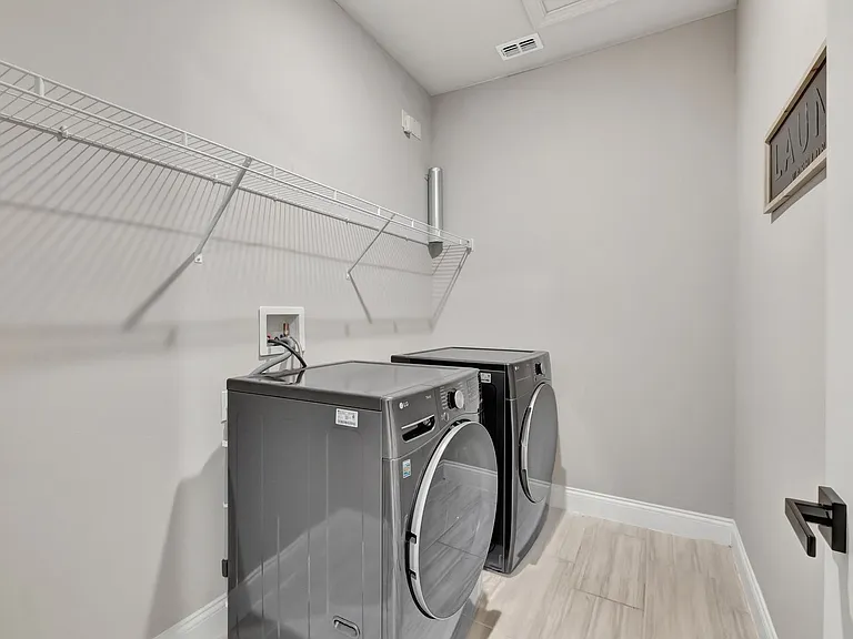 8606 Dahlia Cir — Photo 29