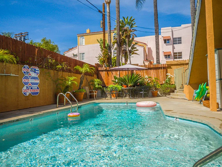 13952 Moorpark Ave — Photo 5