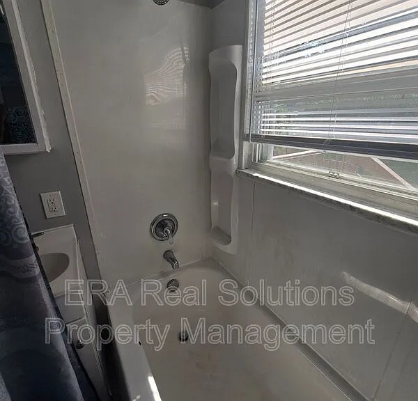3327 McGuffey Rd — Photo 13