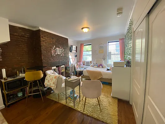 Rented by Douglas Elliman | media 9