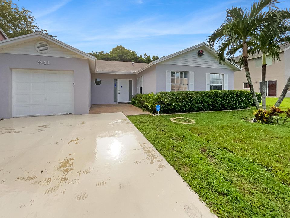 1st image of 941 SW 88th Avenue